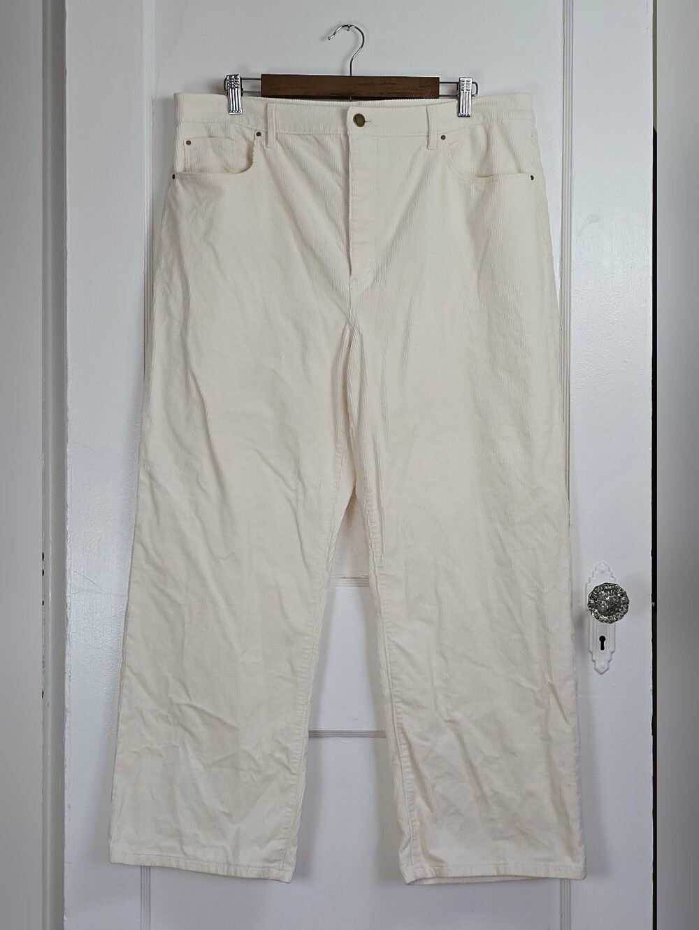 Ann Taylor Cream Easy Straight High Rise Cropped Corduroy Pant 16